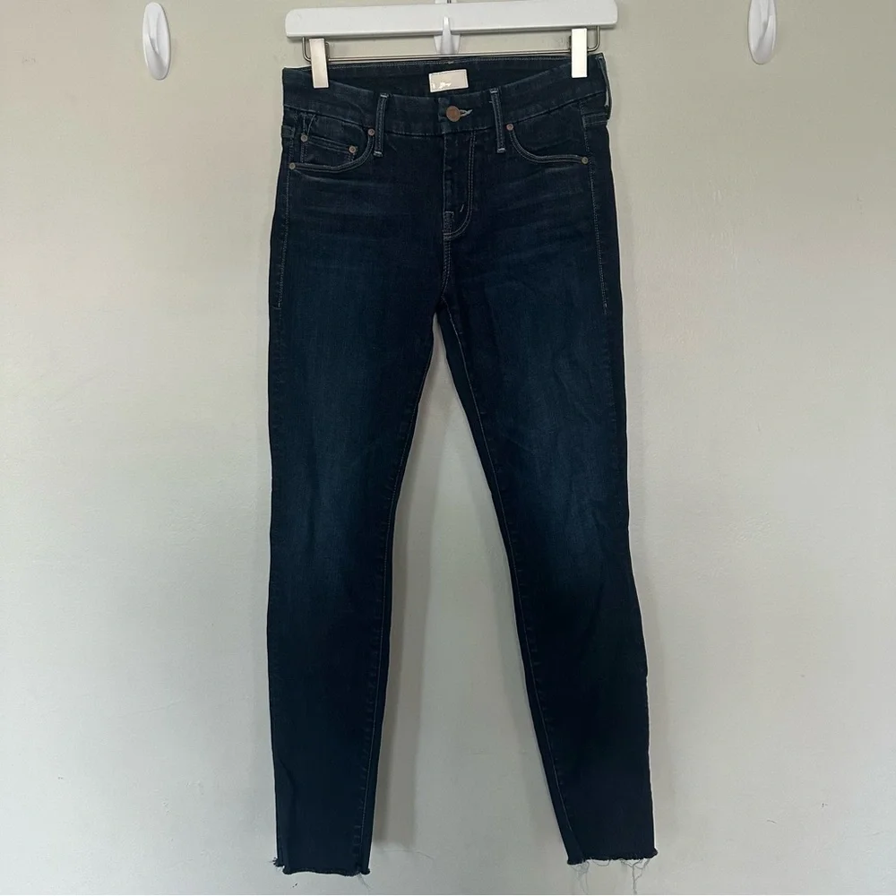 MOTHER Looker Ankle Fray Jeans in No Play Size 25